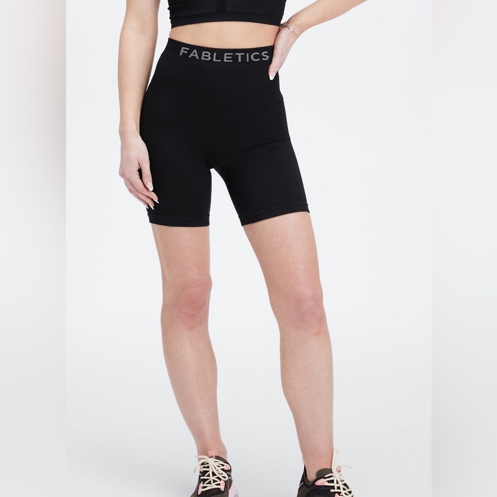 Sync Seamless High-Waisted 6'' Short